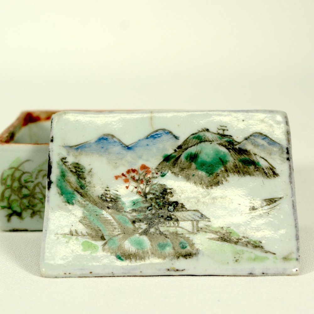 Antique Chinese Porcelain Trinket Box, Hand Painted Painting/Calligraphy Signed